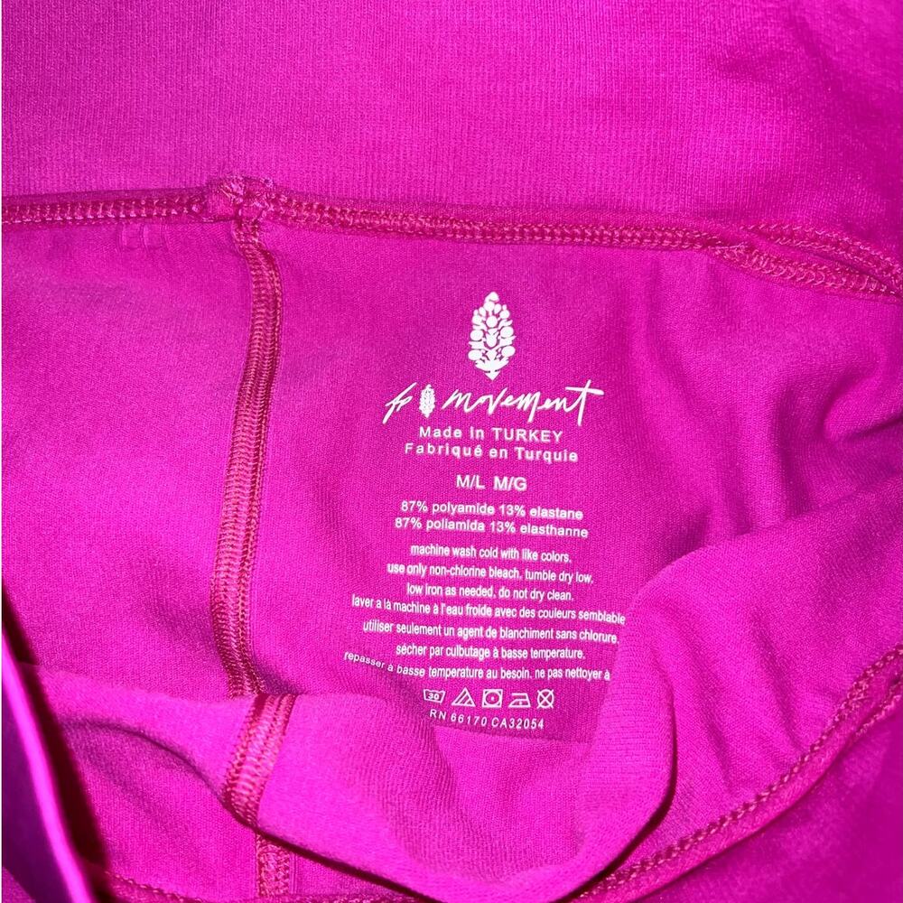 New FP Movement Witness the Fitness Magenta Bike Shorts Size M/L - Picture 4 of 6